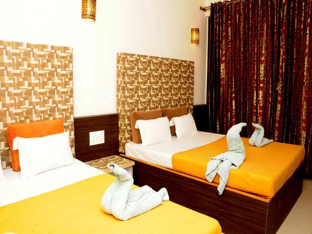 Hotel Malhar Palace Shirdi Exterior photo