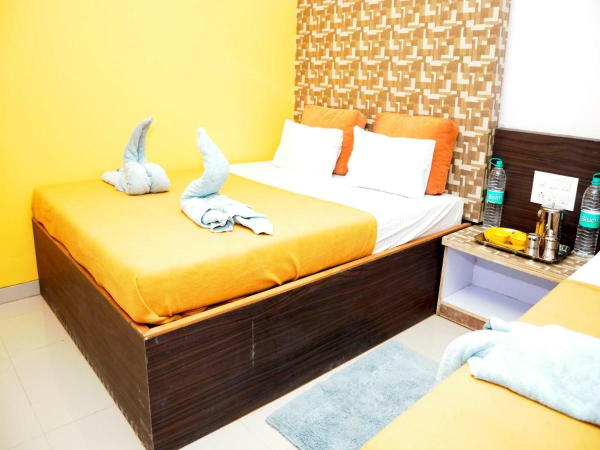 Hotel Malhar Palace Shirdi Exterior photo